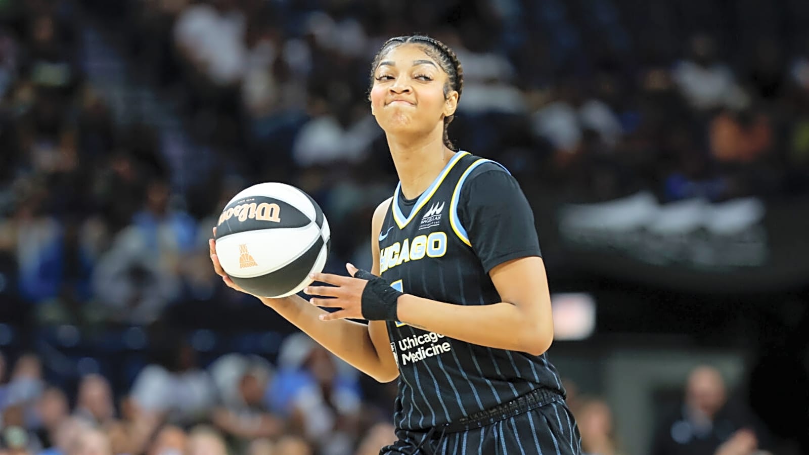 Angel Reese Is Going Viral for One Play During Sky-Mercury Game