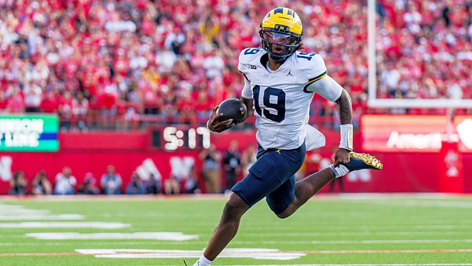 Michigan Wolverines, Sherrone Moore finally ready to embrace dual threat side of Bryce Underwood&#39;s game