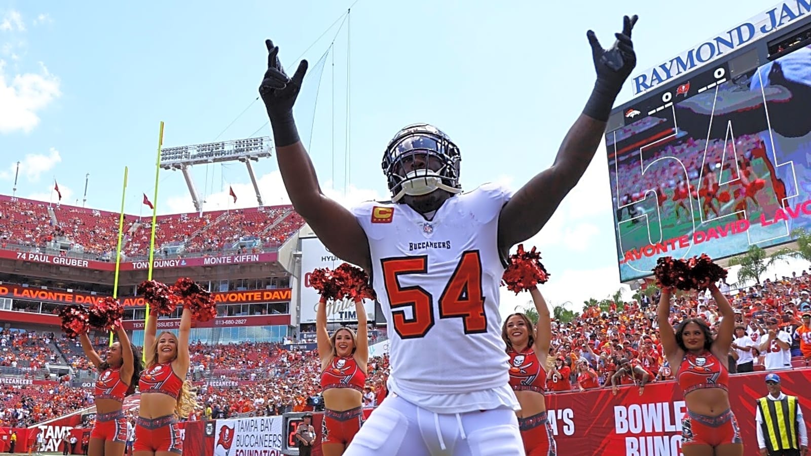 Tampa Bay Buccaneers LB Lavonte David gets a rare major acknowledgment from national outlet that he unquestionably deserves