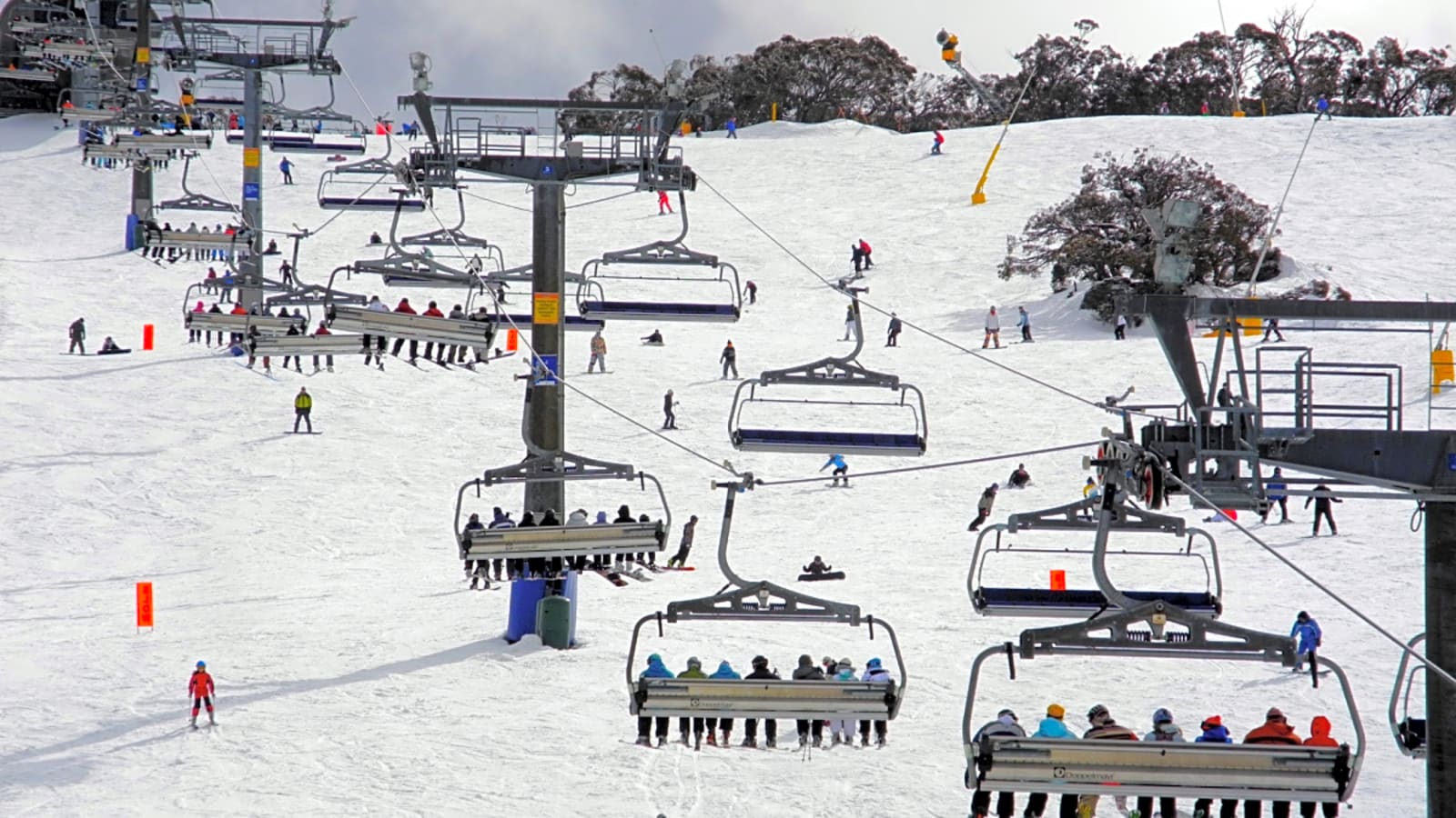 22-Year-Old Snowboarder Dies in Terrain Park Accident at Australian Ski Resort