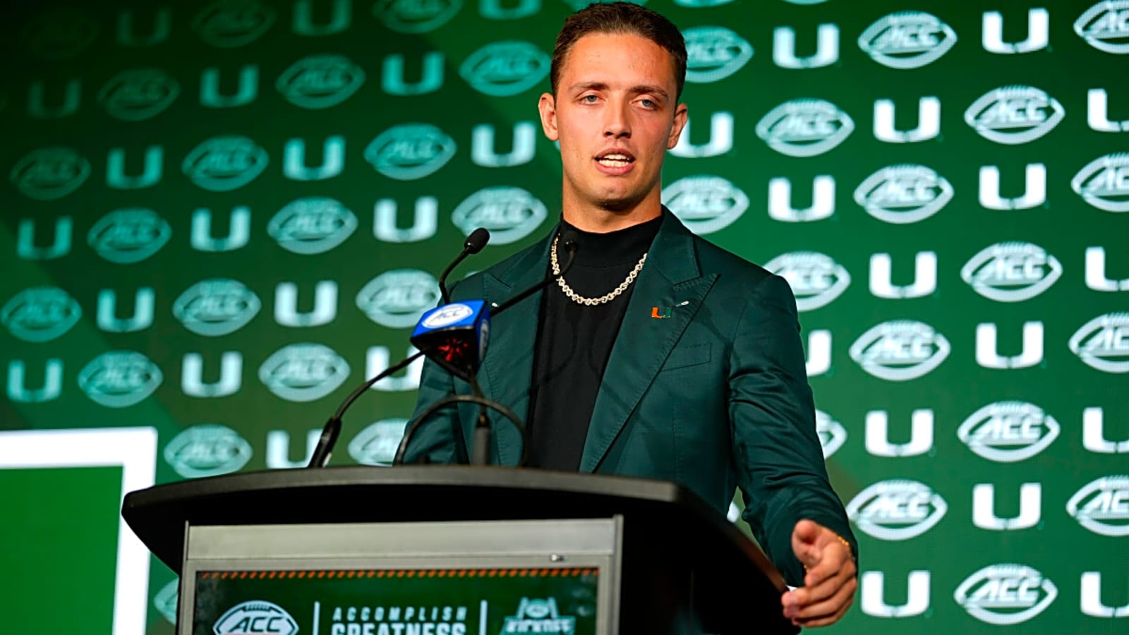 Carson Beck’s Heisman Odds Plummet After Disappointing Performance On Friday