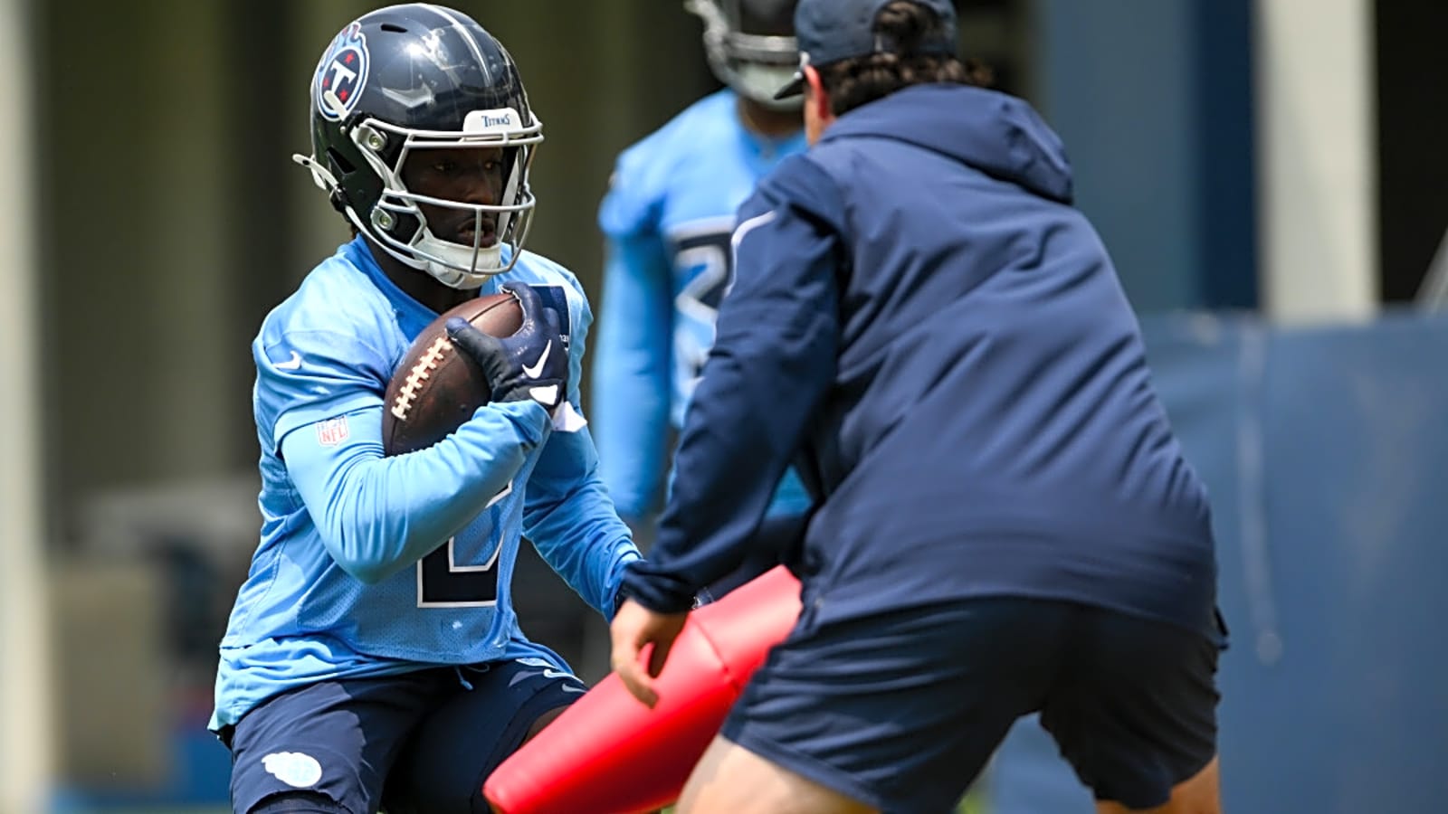 Titans 53-Man Roster 2025: The plan for balance at RB, Tony Pollard getting more from less, Tyjae Spears’ biggest season ever