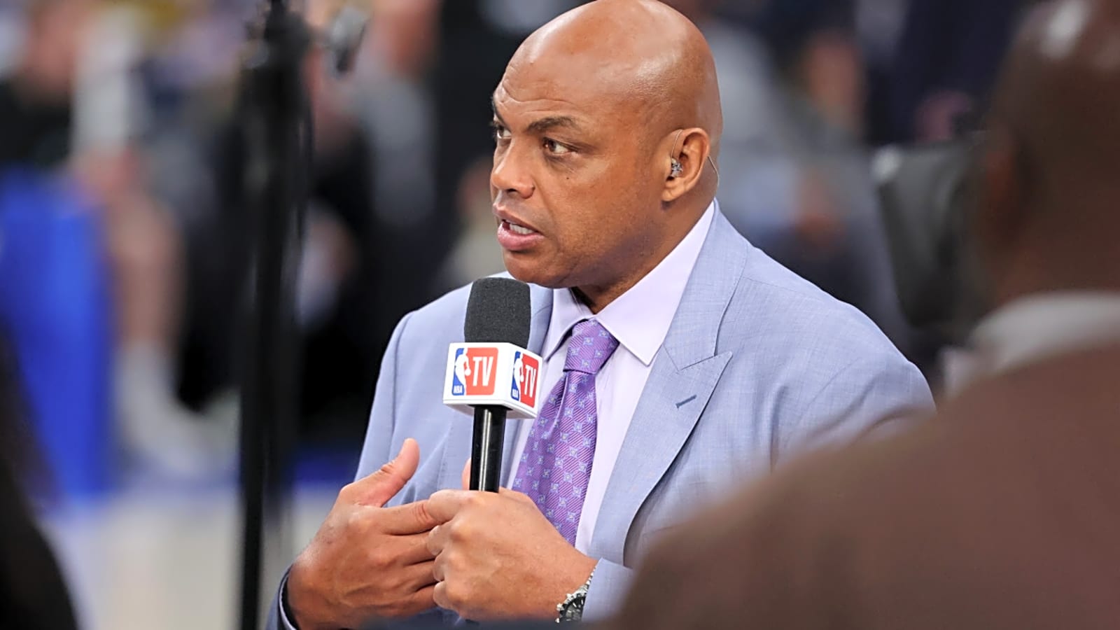 Charles Barkley&#39;s Unexpected Message During Final NBA on TNT Broadcast