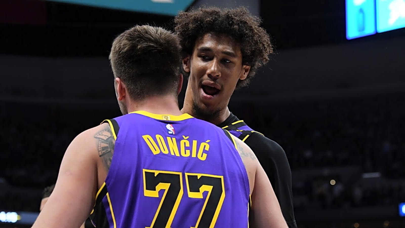 Jaxson Hayes Makes Risky Gesture to Luka Doncic That Went Unnoticed During Lakers-Spurs Game