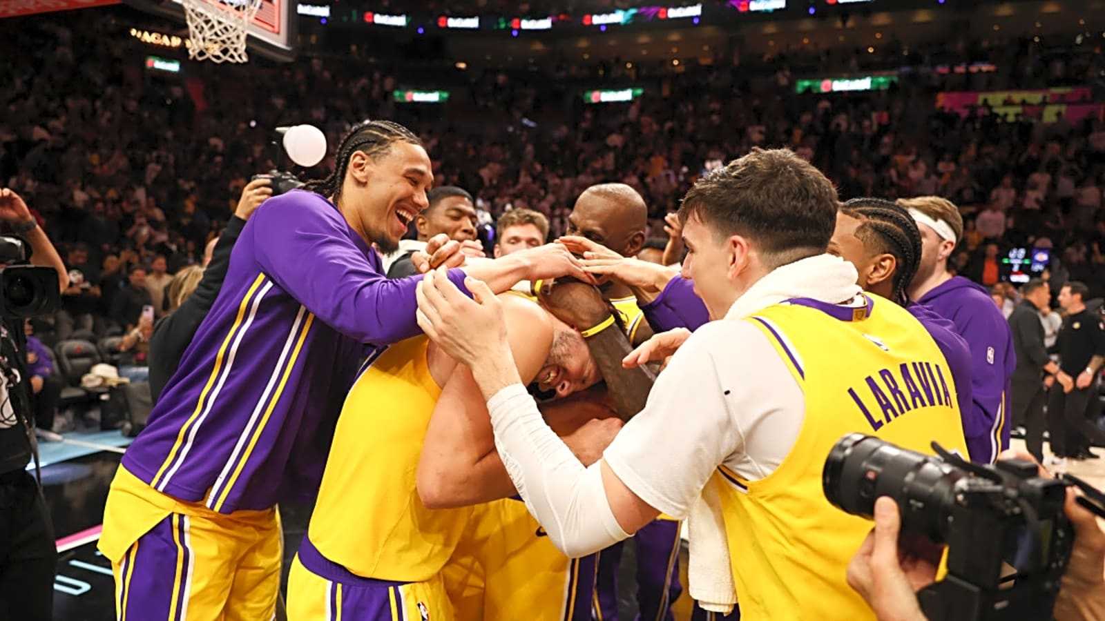 Lakers' Jersey Swap Before Wizards Game Draws Attention