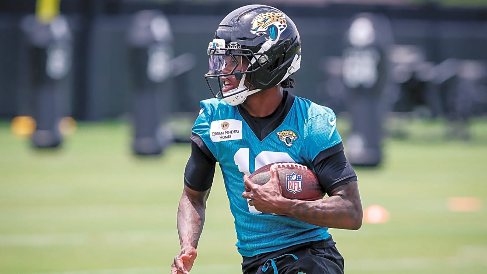 Jaguars Send Clear Message About Travis Hunter&#39;s Stamina