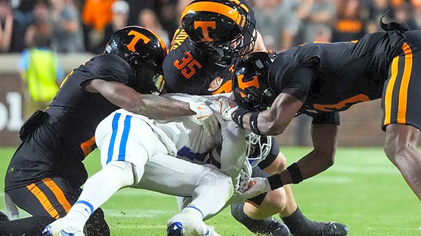 National outlet pegs ailing Tennessee Vols starter as second-best player in the country at his position