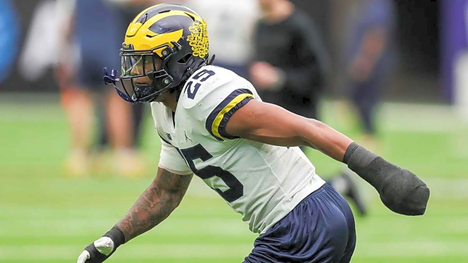 Michigan Wolverines closing in on important defensive recruit after official visit and off-field victory over Big Ten rival