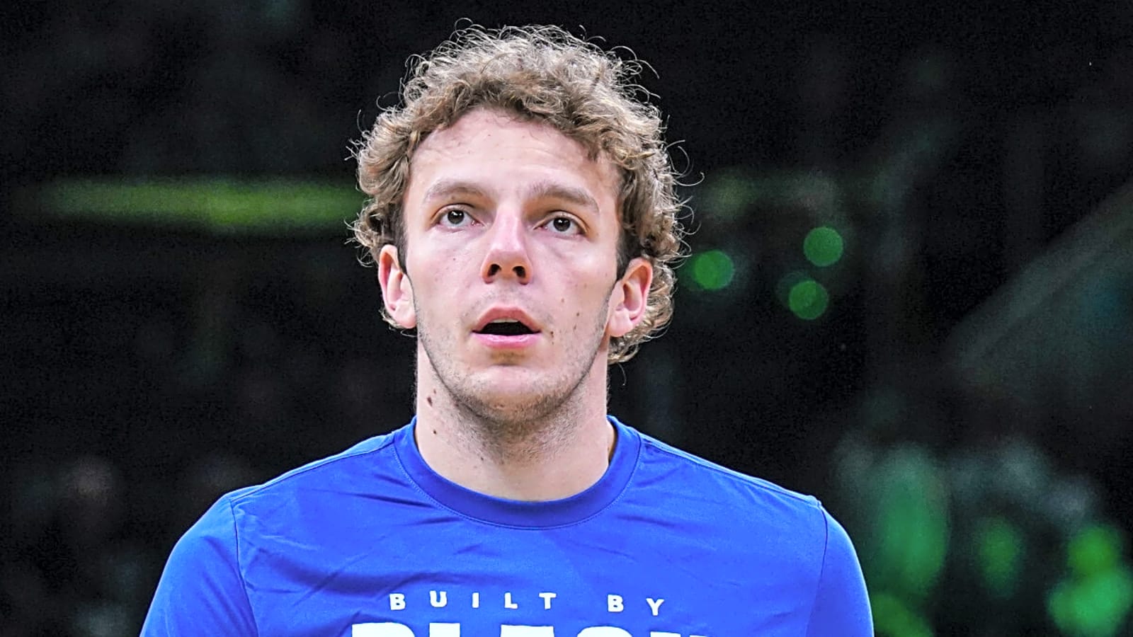 Lakers Bring Back 28-Year-Old Center on New Contract