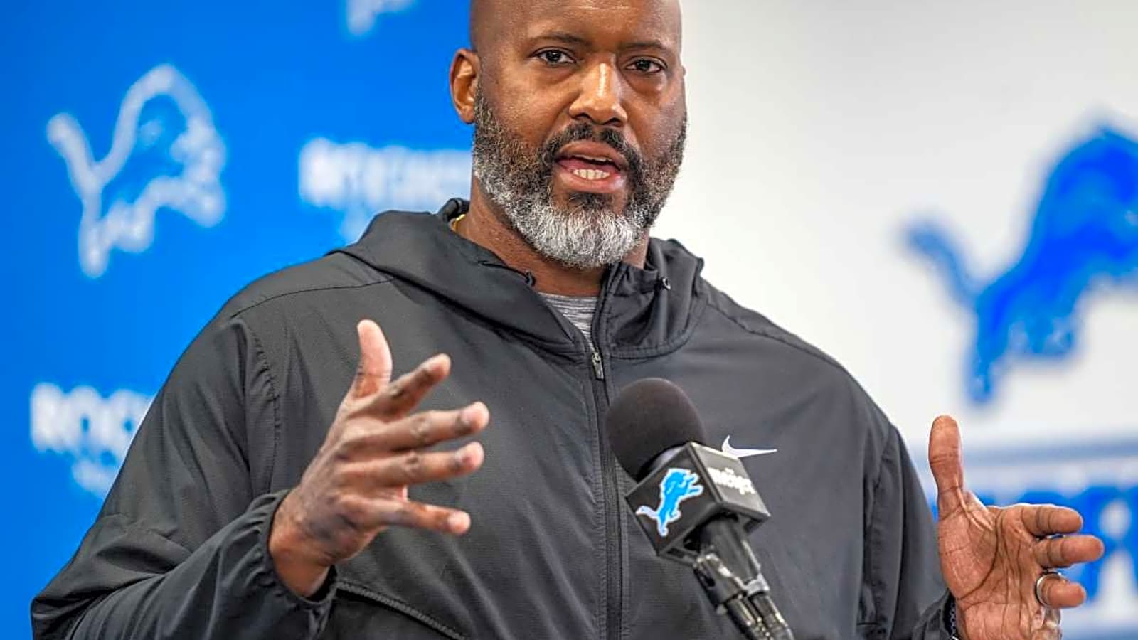 Lions Predicted to Make Trade Deadline Move for Former 11.5-Sack Edge Rusher