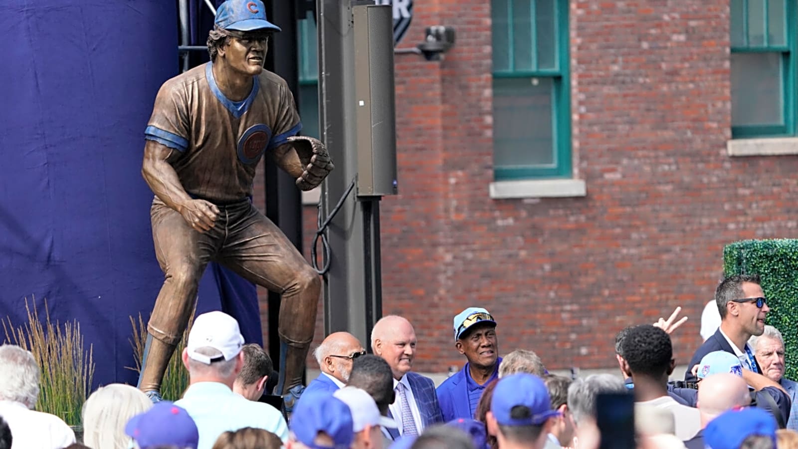 Cubs Set Tribute to Ryne Sandberg’s Legacy With Ceremony at Wrigley Field