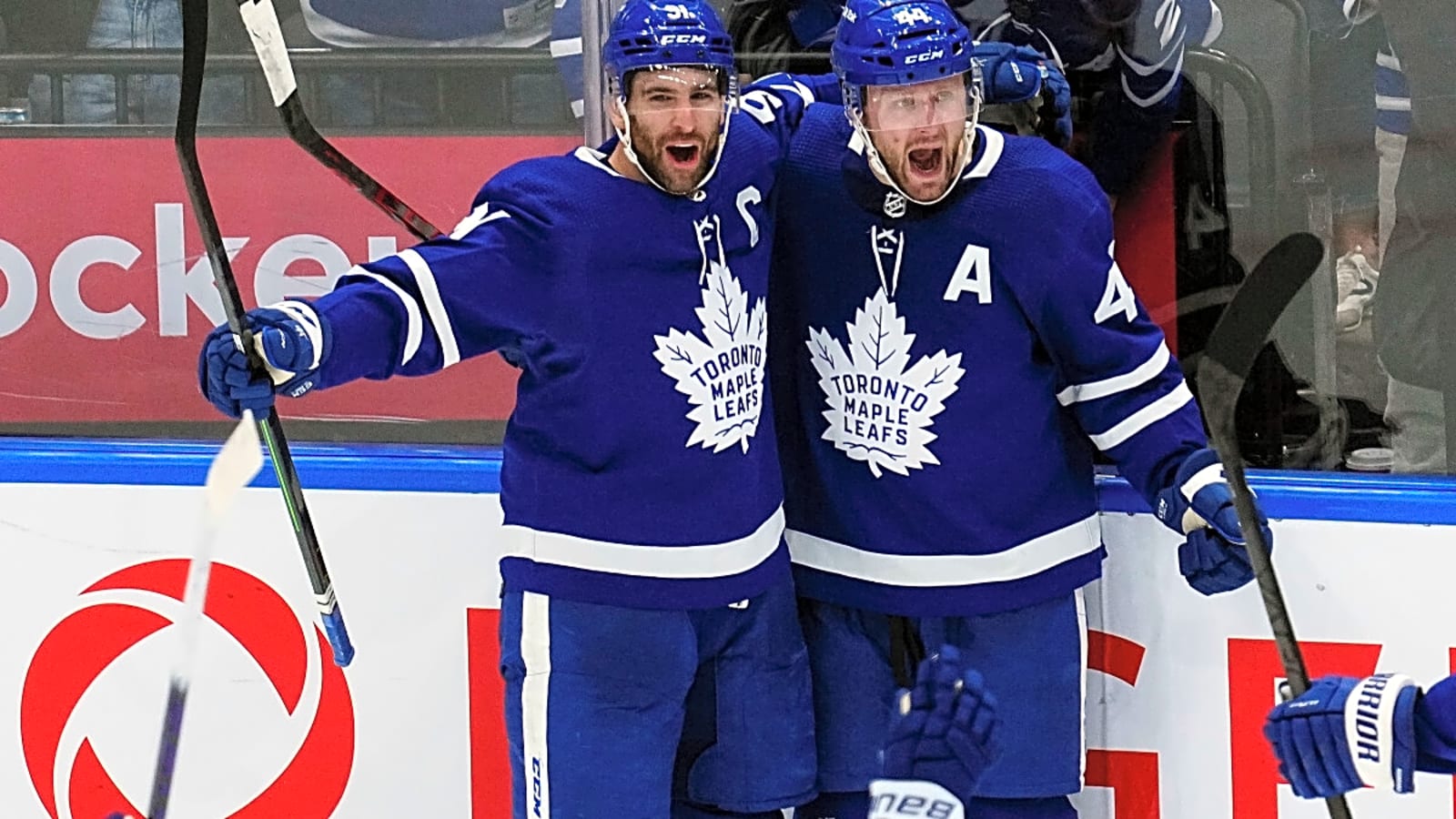 NHL Insider Wonders if Ducks Would &#39;Take a Shot&#39; at Maple Leafs Veteran