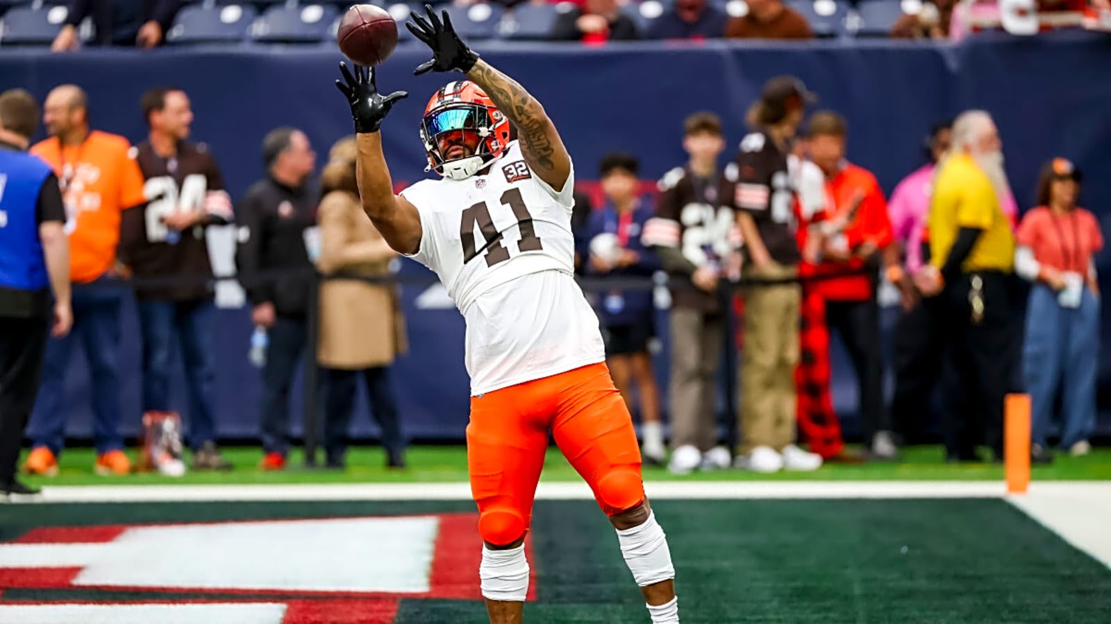 Former Tennessee standout and NFL journeyman getting a chance to potentially re-join another longshot Vol hoping to stick with a rising contender