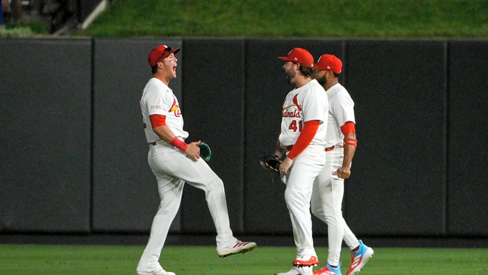 Cardinals Back on the Road Following Split with Cubs