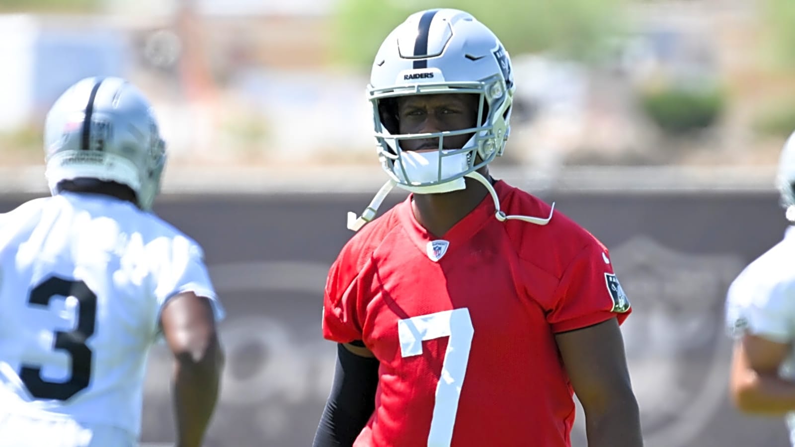 Raiders&#39; Geno Smith Responds to Backlash Over Viral Video
