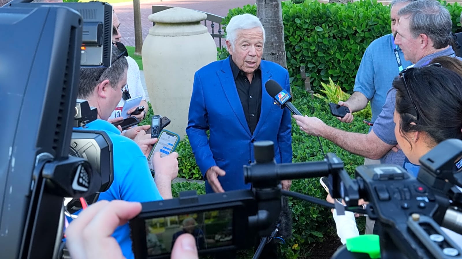 Robert Kraft&#39;s Son Leaves Patriots to Run for Mayor