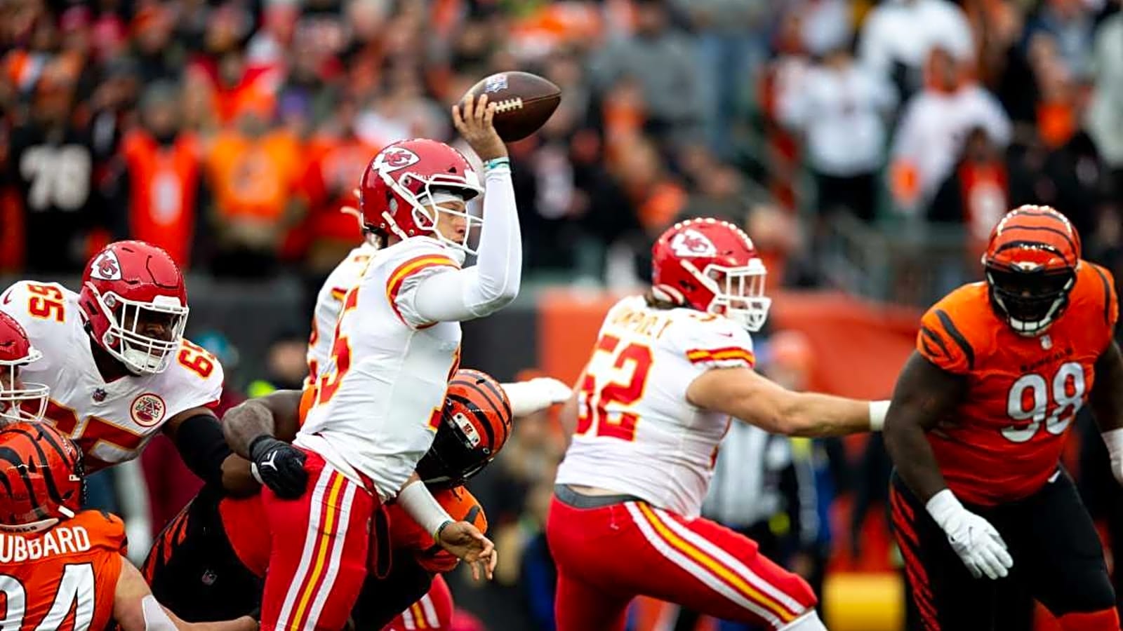 Chiefs QB Patrick Mahomes&#39; simple reaction says it all about team&#39;s decision to extend RG Trey Smith