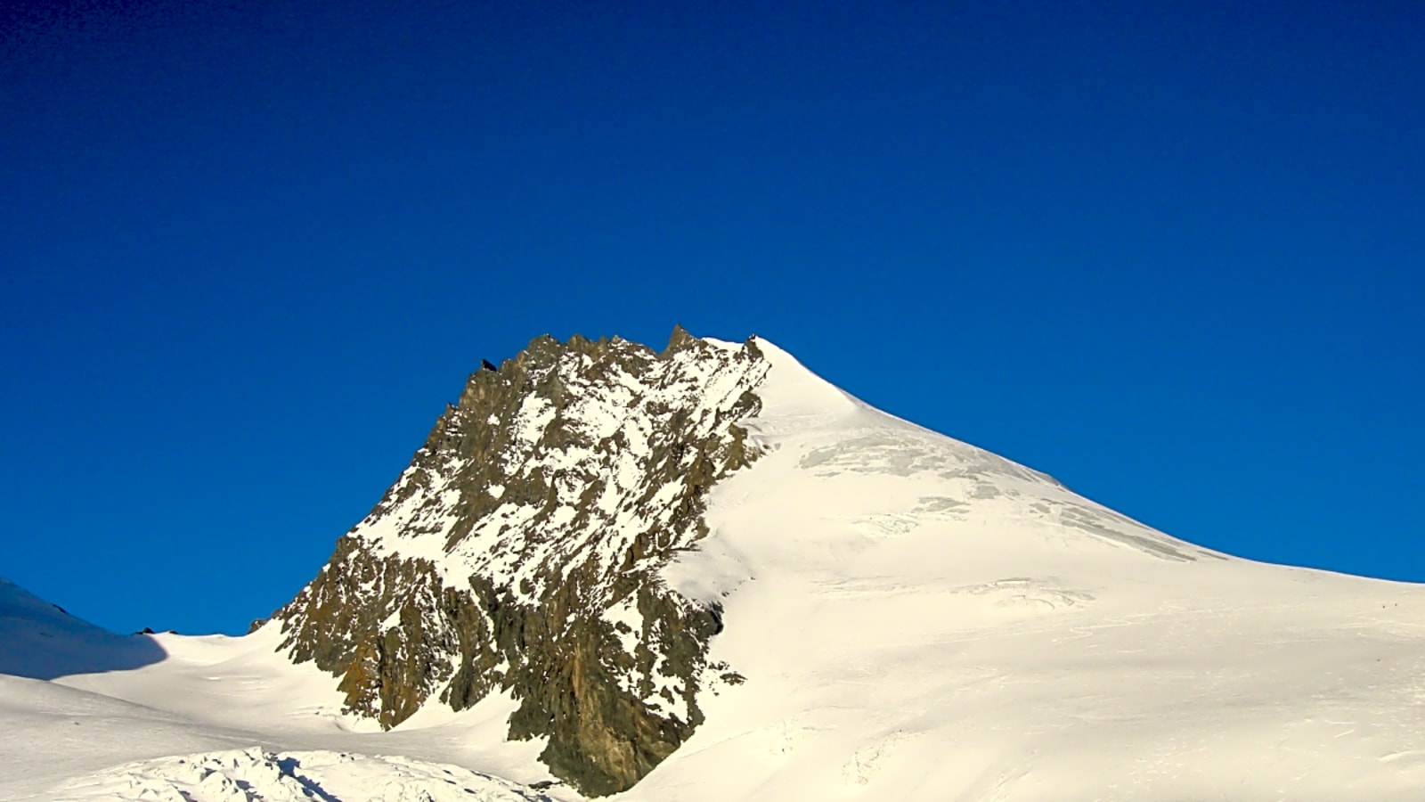 Bodies of Five Skiers Found Below 13,000&#39; Peak