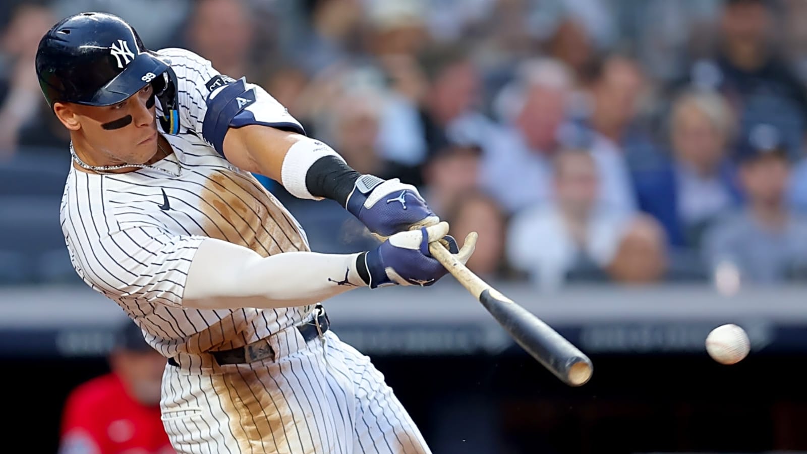 Aaron Judge Ties Legend on Yankees&#39; All-Time Home Runs List, Can He Reach the Top Spot?