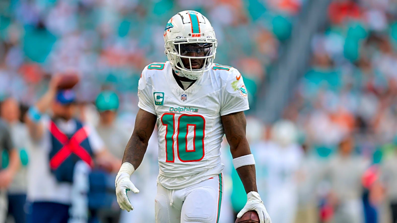 Dolphins Predicted to Cut Ties With Tyreek Hill After 2025 Season