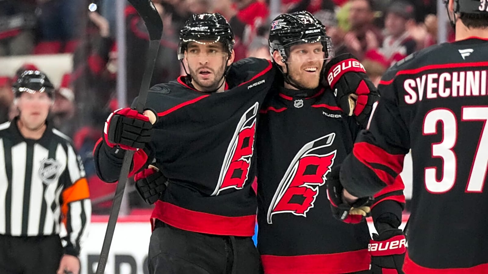 Hurricanes Defeat Stars 6-3 to Split Regular Season Series