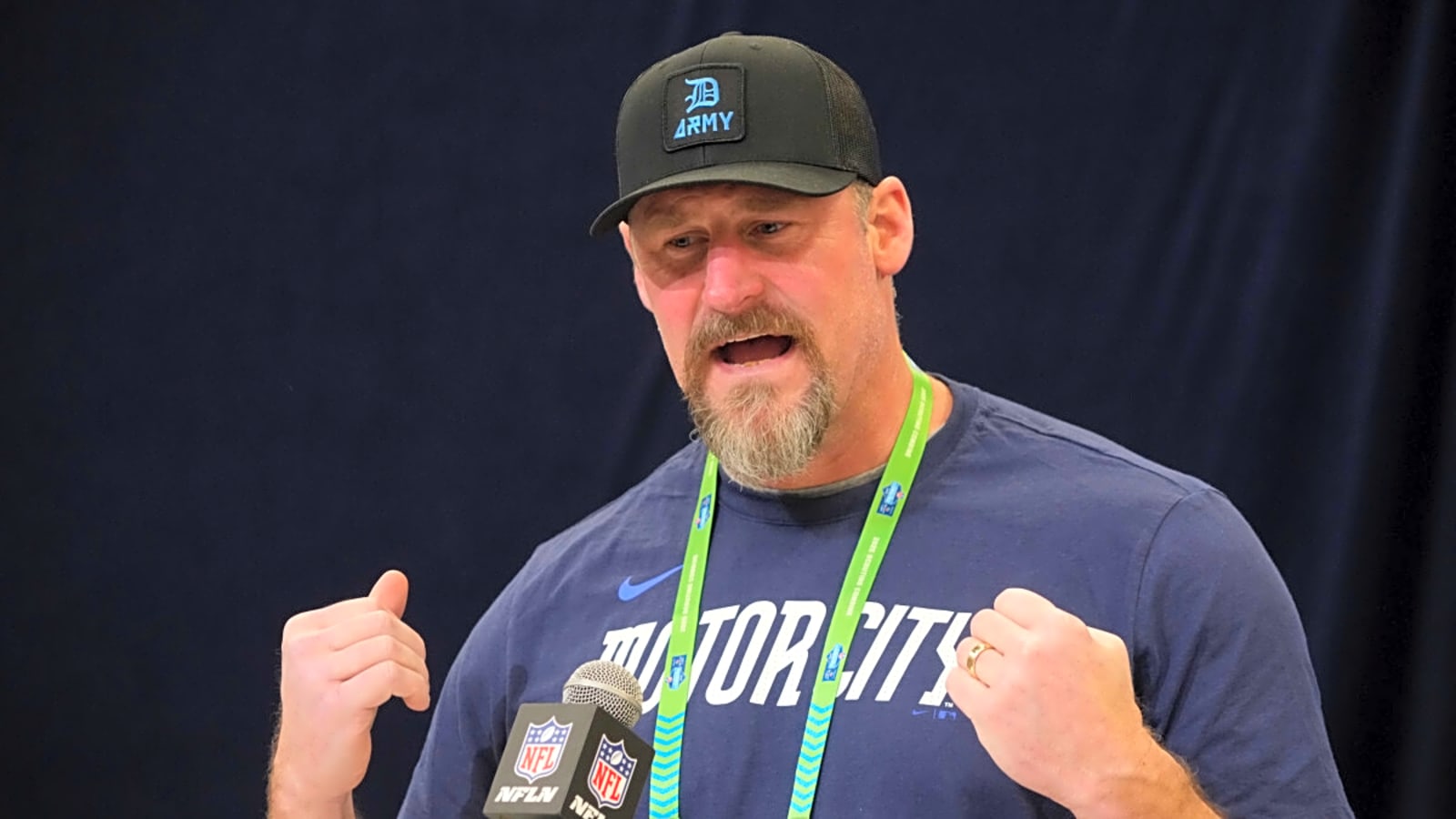 Dan Campbell showed a banged-up Lions defense a movie scene before their game against the Packers, also picks the movie reboot he&#39;d like to be in