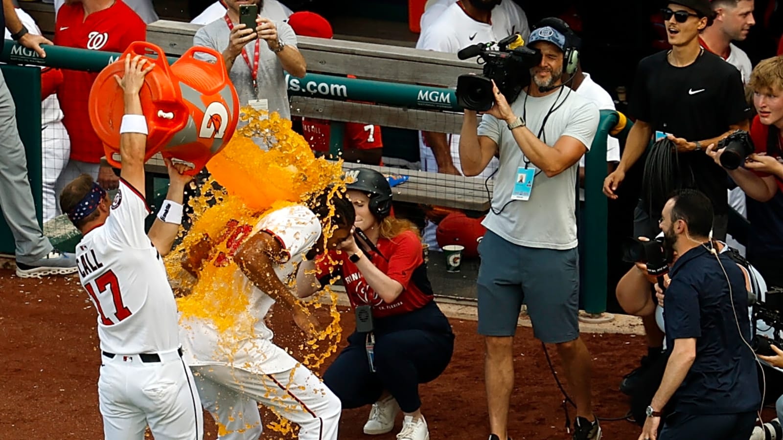 Nationals Snap 11-Game Skid in Monumental Fashion