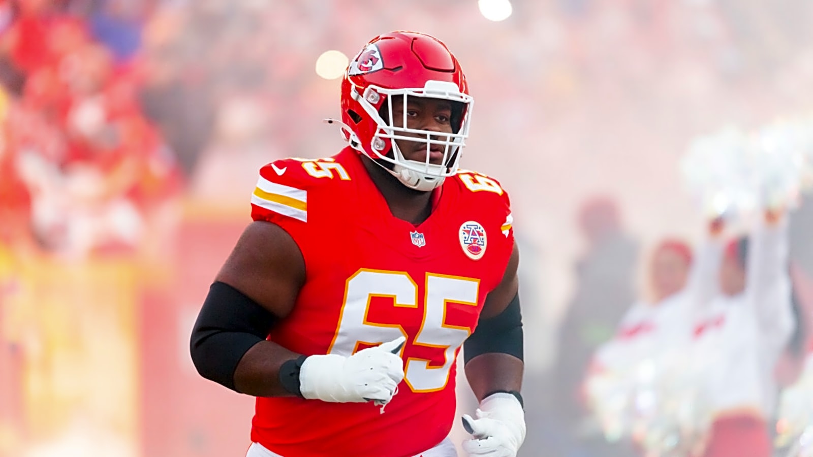 Chiefs Nearing Deadline on Contract Decision for Pro Bowl Lineman