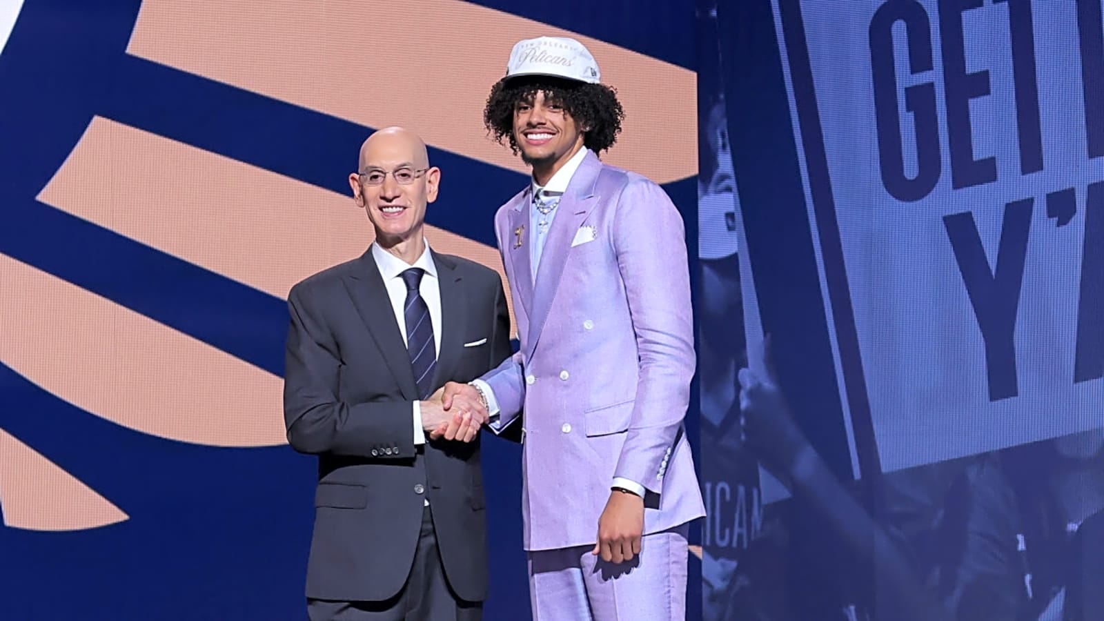 NBA Team&#39;s &#39;Sparse&#39; Draft Party Crowd Grabs Attention