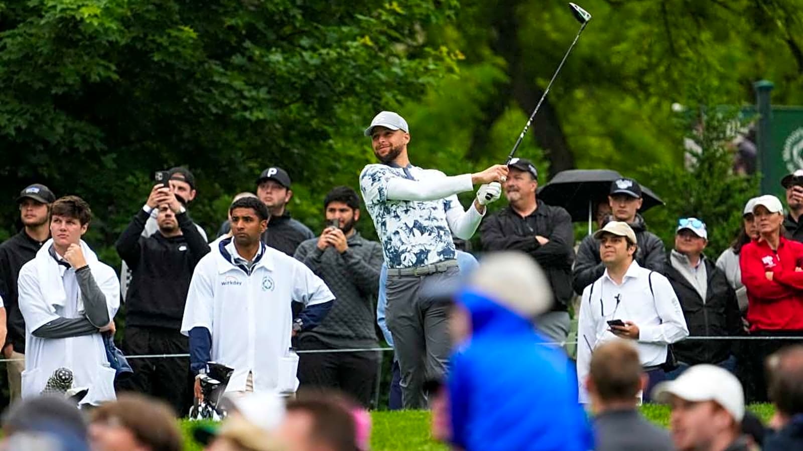 Steph Curry Shares Moment With Familiar Face From Warriors Past During Golf Tournament