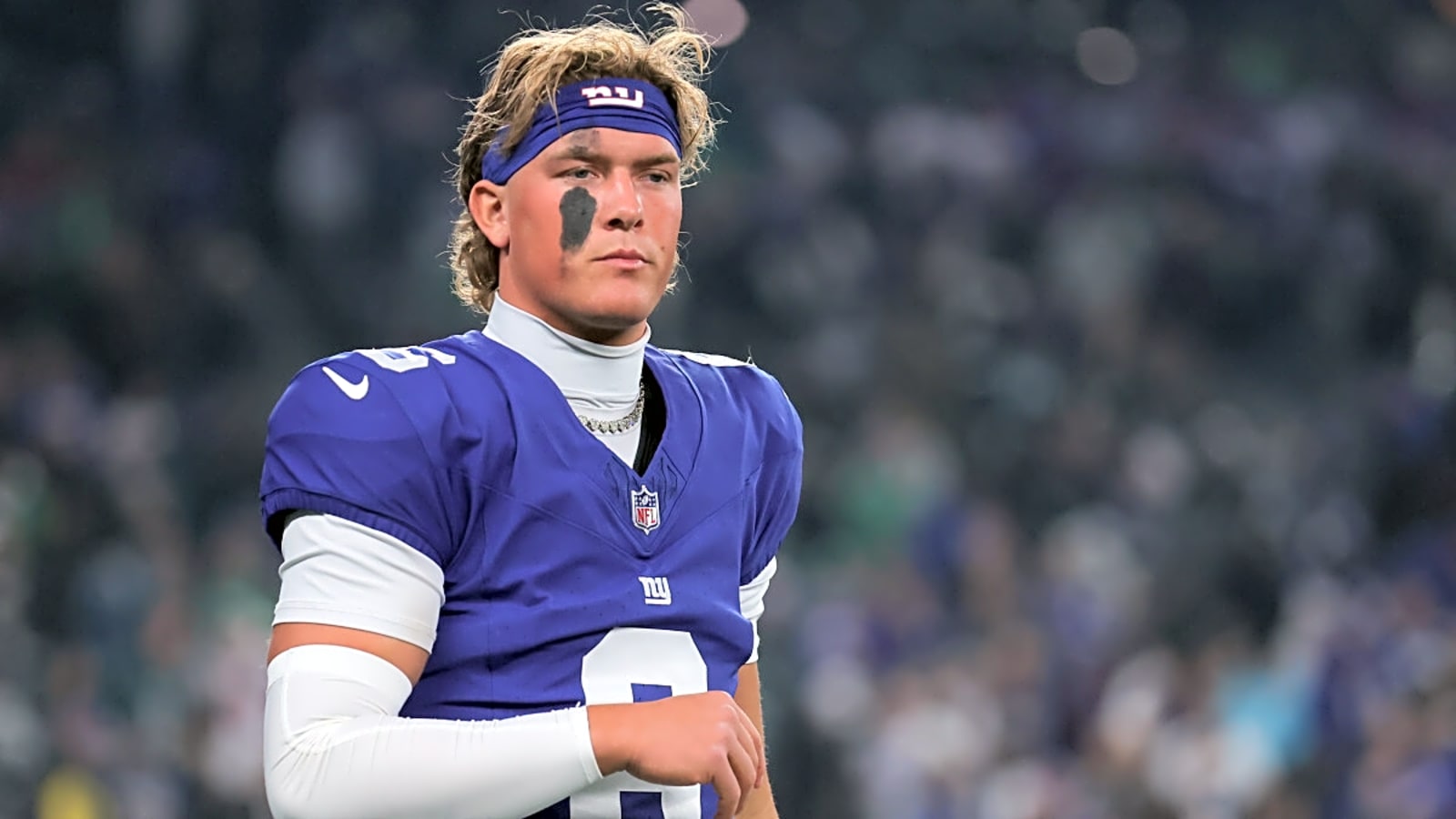 Giants QB Jaxson Dart&#39;s Unexpected Gesture Toward Referee Catches Attention