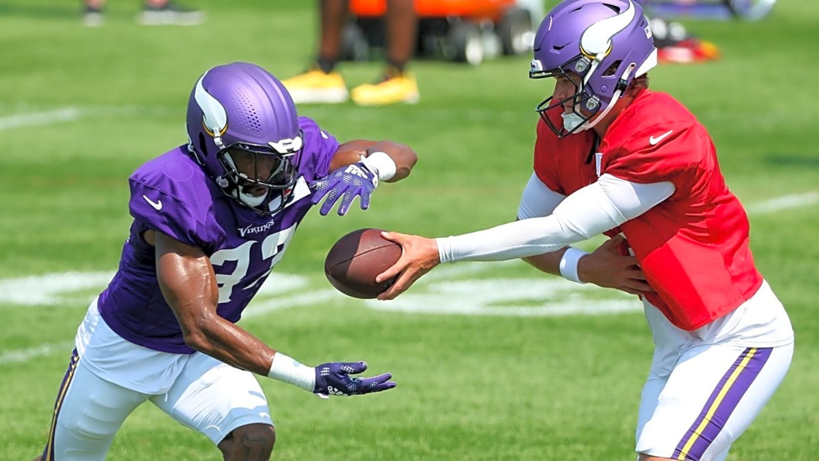 Minnesota Vikings Aaron Jones Has Wild Comparison For QB JJ McCarthy