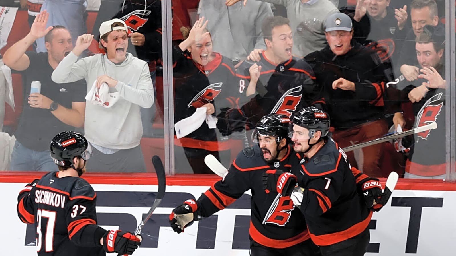 Carolina Hurricanes’ 2025-26 Schedule: Key Dates, Matchups & More