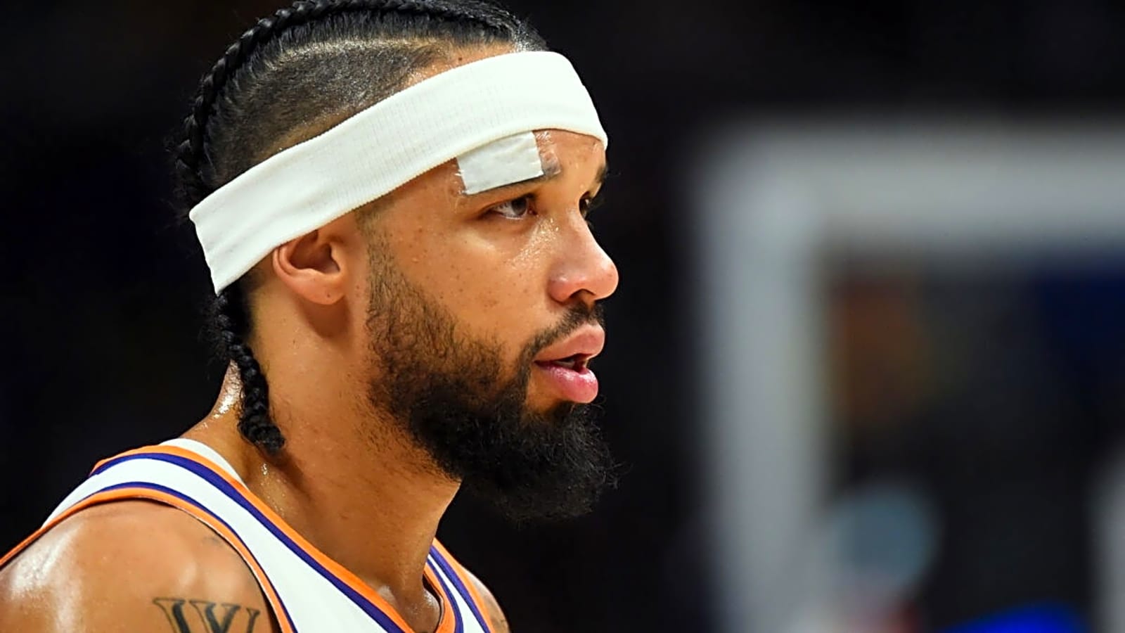 Dillon Brooks Delivers Locker Room Message After Technical Foul in Street Clothes vs Warriors