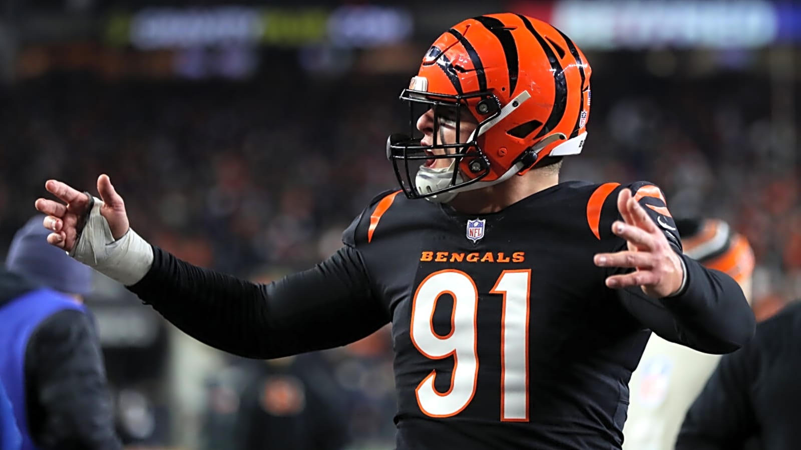 Anonymous NFL personnel members come to Trey Hendrickson&#39;s defense as contract dispute with Bengals creeps up on training camp