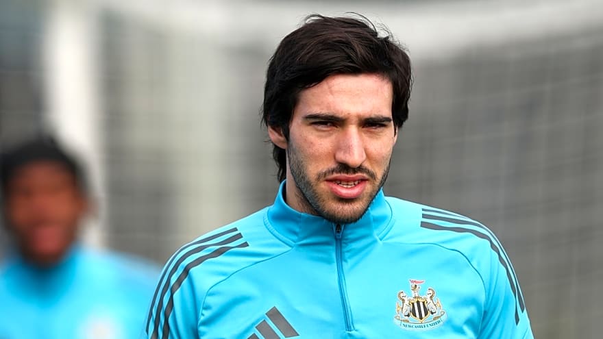 Man Utd joins Arsenal in the race for Premier League star