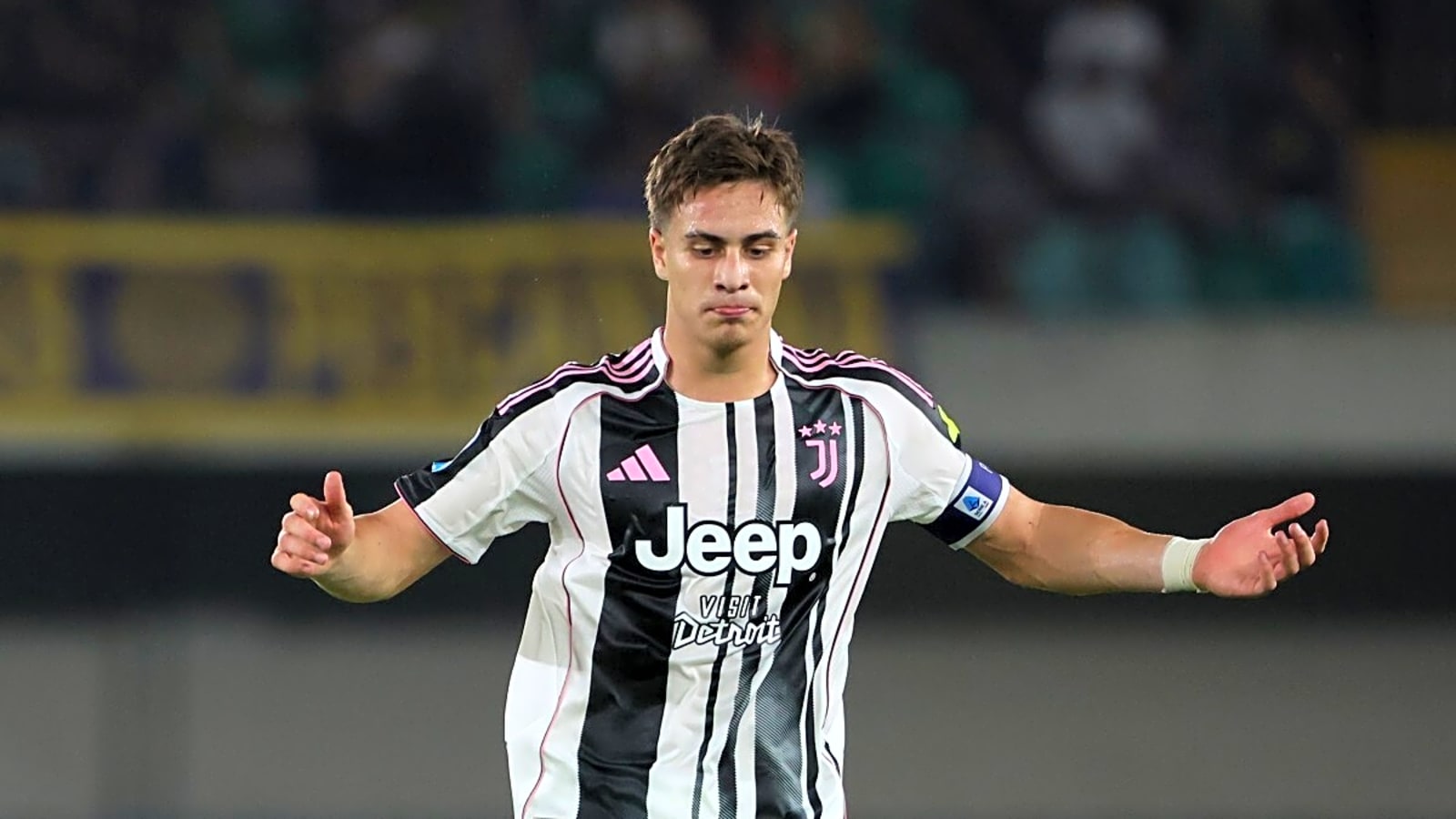 Report: Arsenal make formal contact to sign versatile star worth €80-100 million