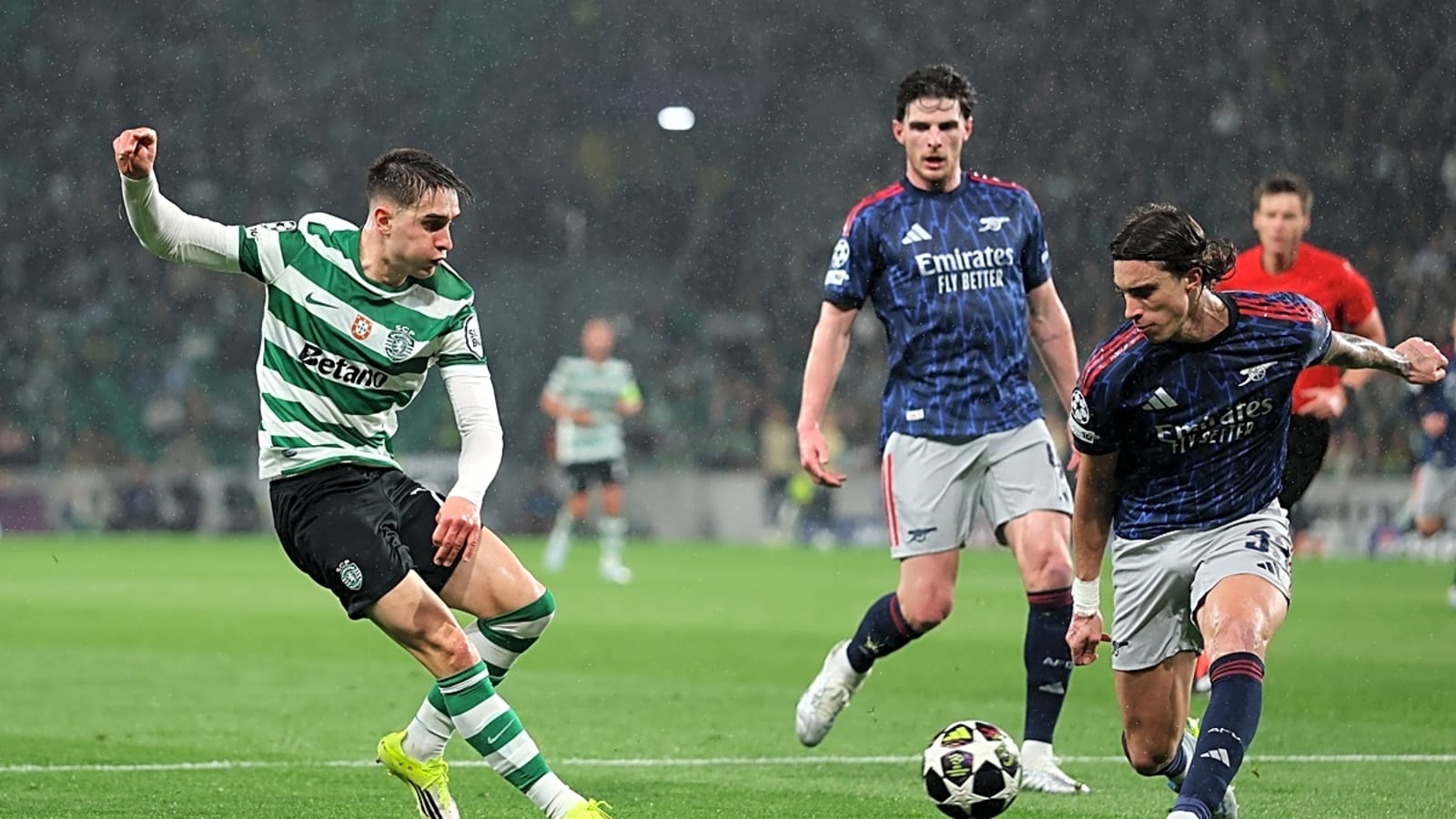 Arsenal reignites interest in Spanish full back
