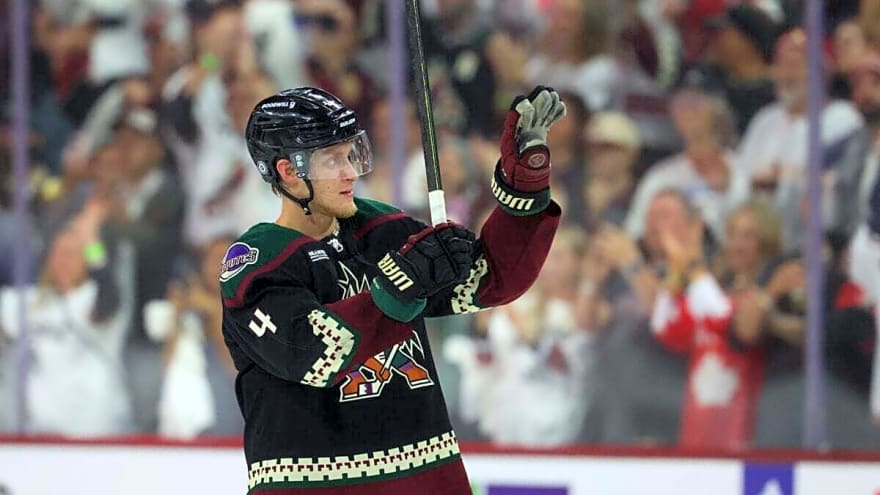 Juuso Välimäki Returns to NHL With the Hurricanes After 632-Day Absence