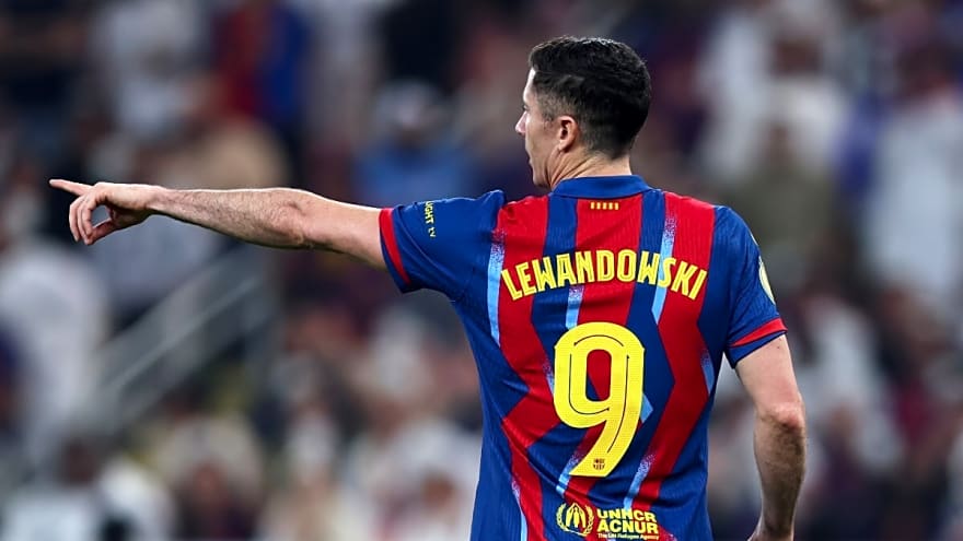 When Robert Lewandowski will decide between Barcelona stay & five potential transfer destinations
