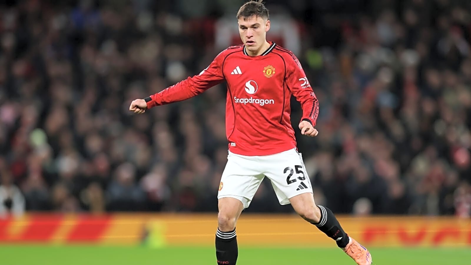 Positive talks ongoing for Man United star to seal transfer to Euro giants