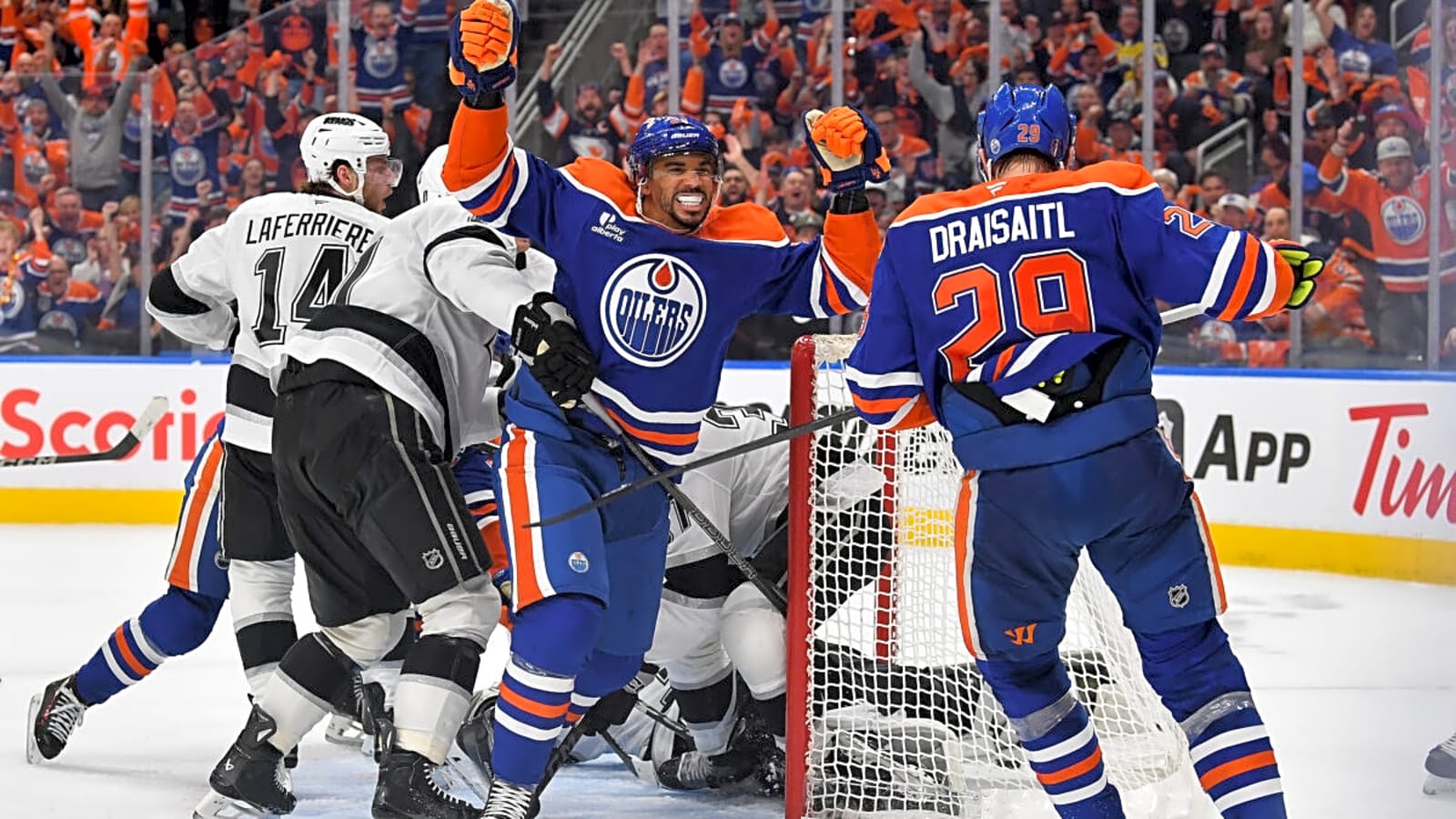 Kane & Landeskog’s Playoff Impacts Prove NHL Players’ Elite Athleticism