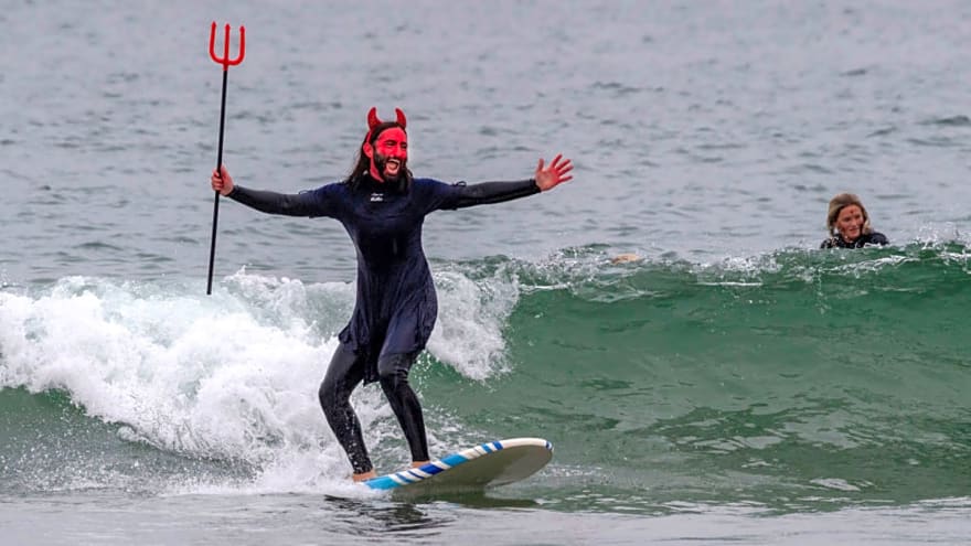 Hey Dibi: How Do You Balance an Aspiring Surf Career and Financial Independence?