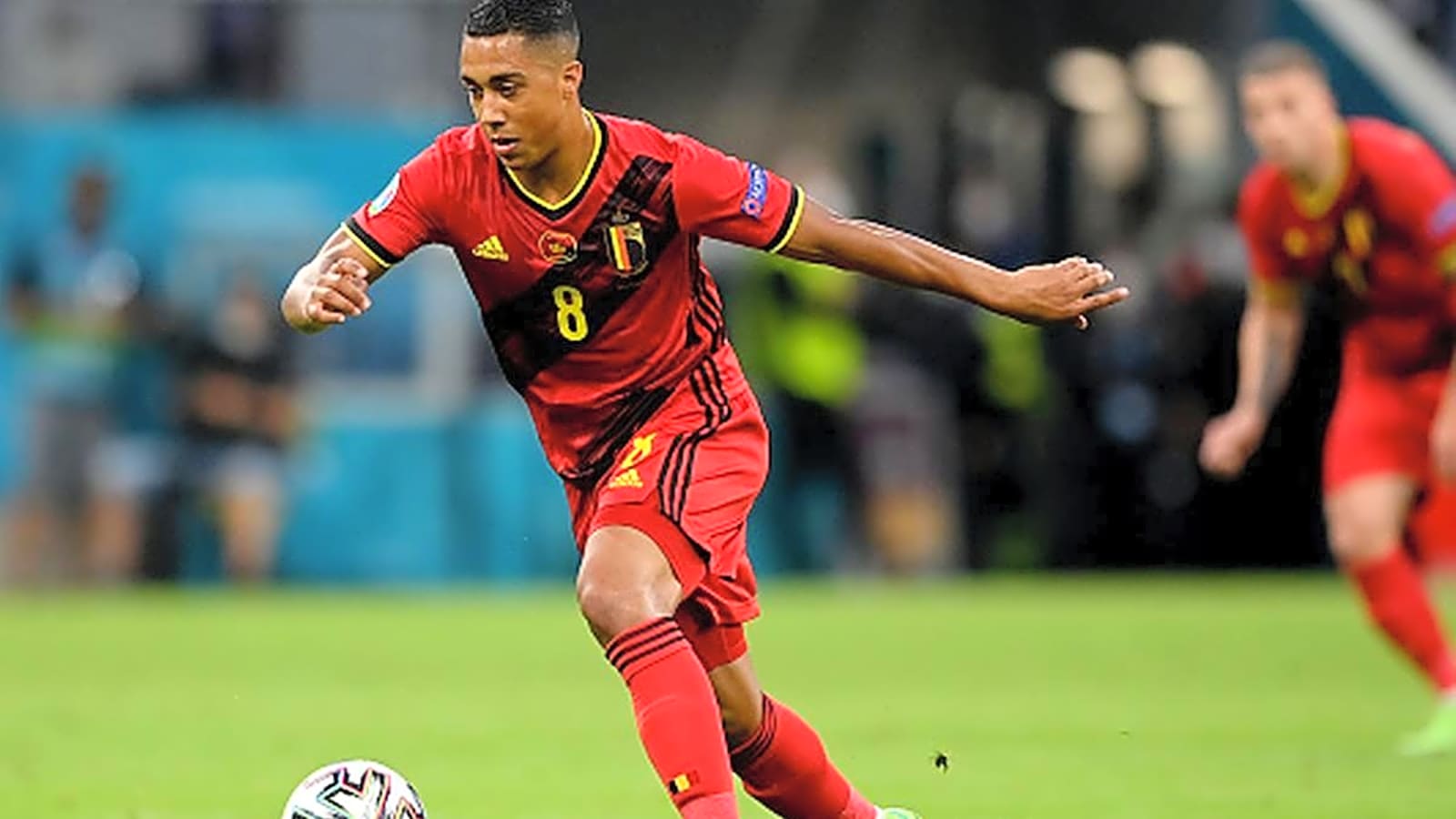 Aston Villa expected to sell two Arsenal targets this summer