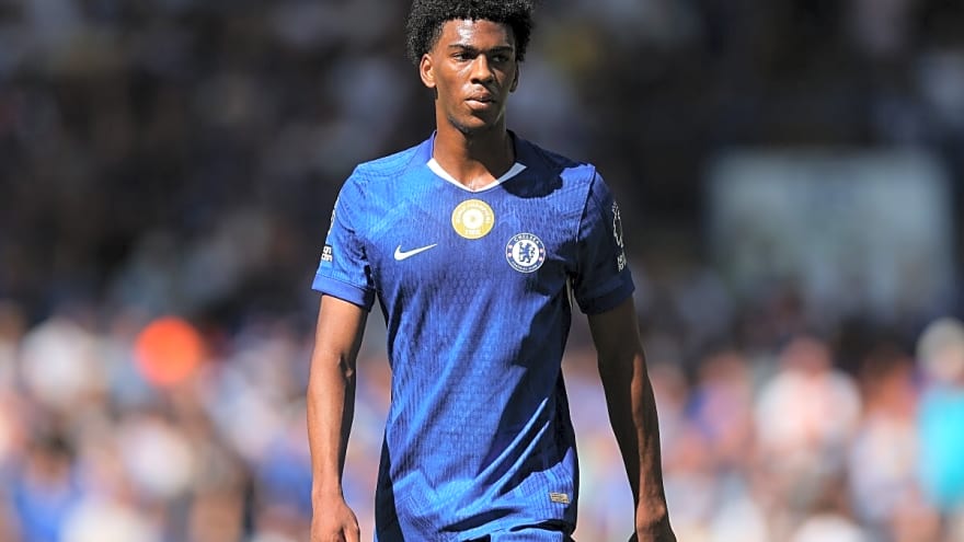 Crystal Palace want Chelsea defender to replace Guehi