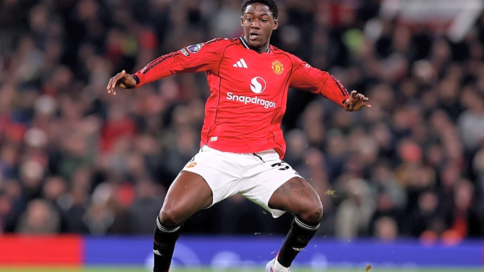 Man United to shut door on January exit after Bruno Fernandes injury