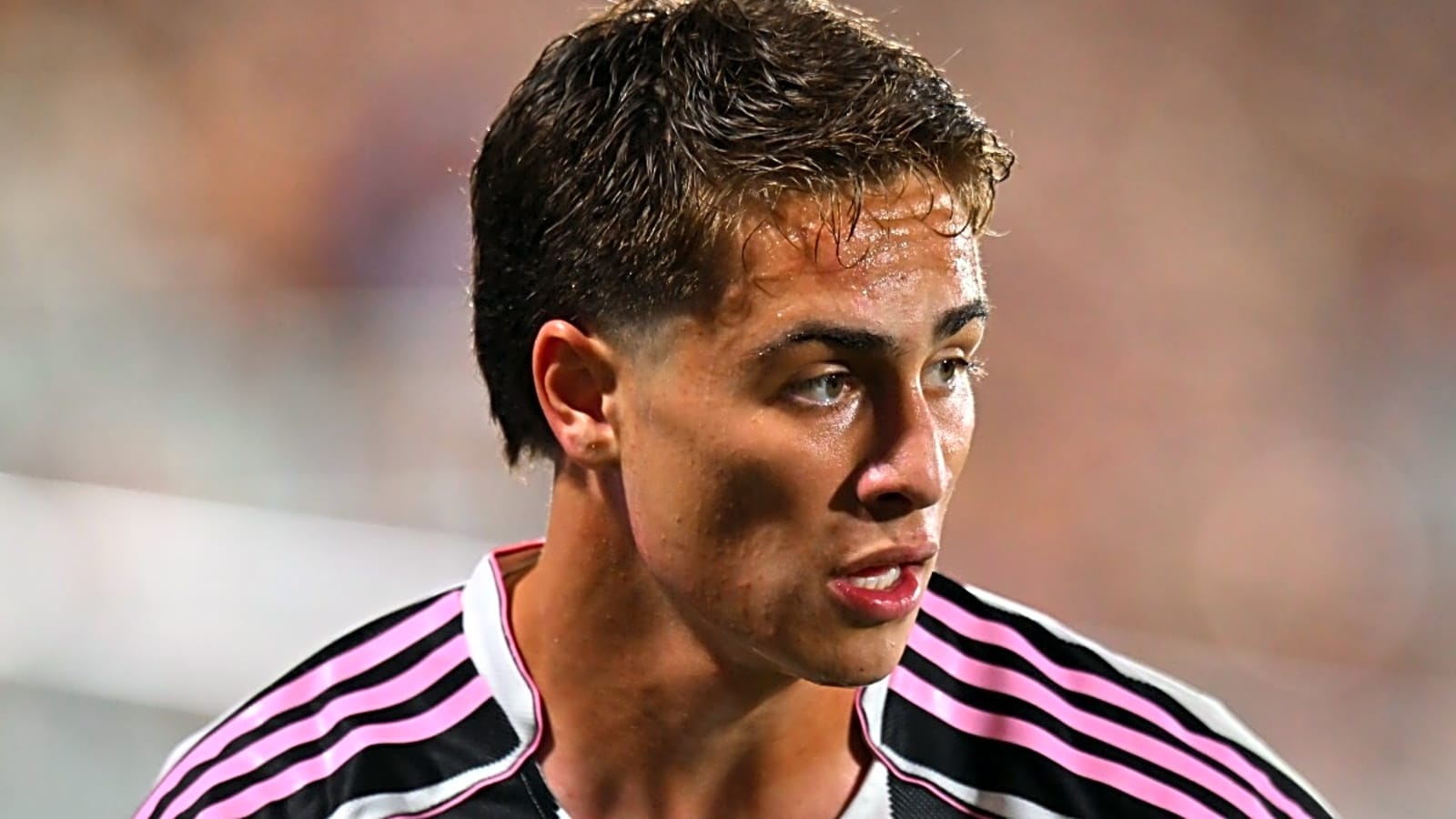 Sources: Man United 'ready to go higher' and out-bid Chelsea for exciting €90m transfer