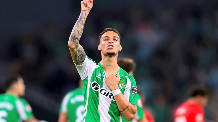 Ex-Barca chief reveals they almost signed 'special player' ahead of Manchester United