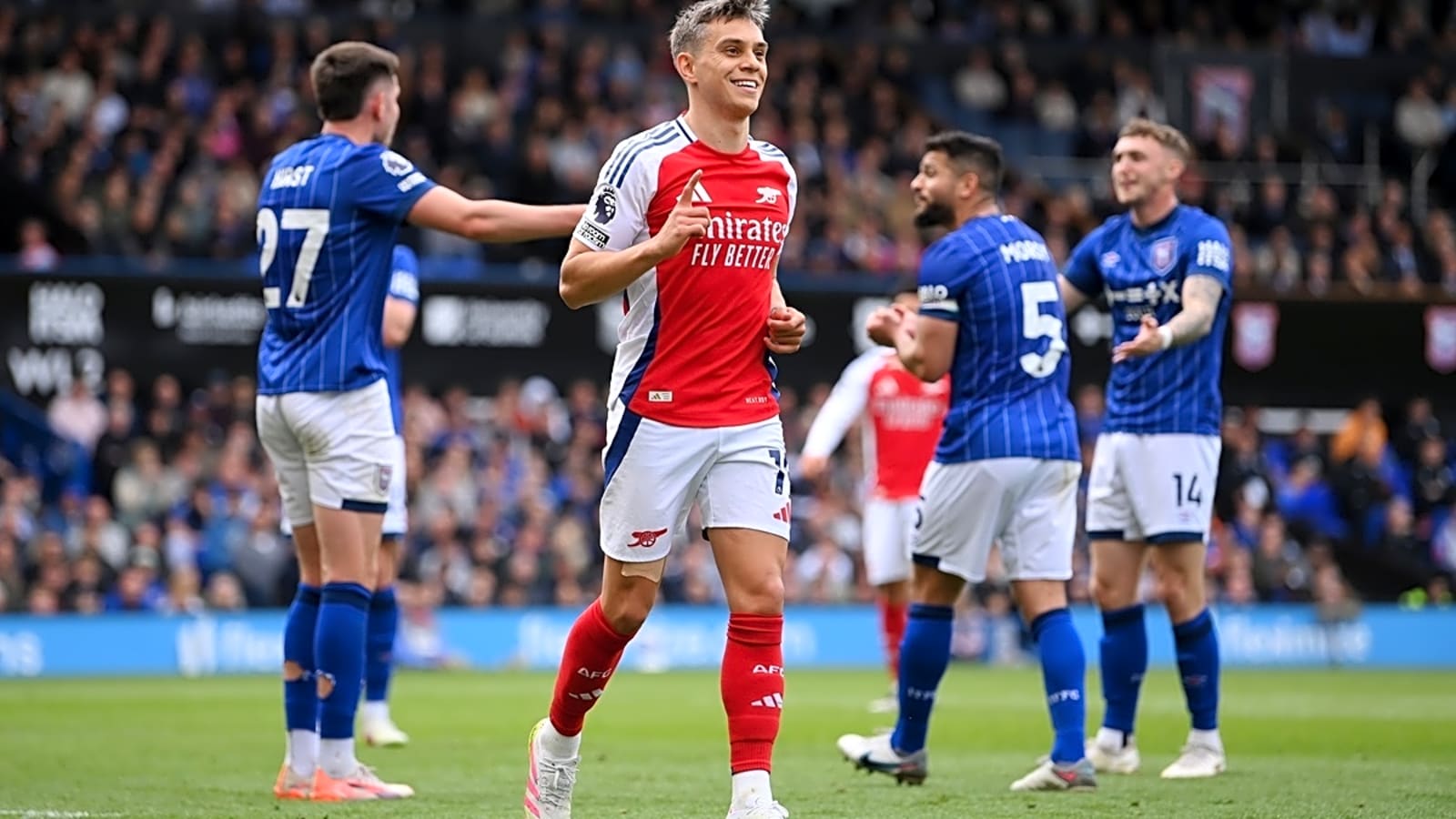 Bayern Munich turns attention to Arsenal star as they struggle to sign players
