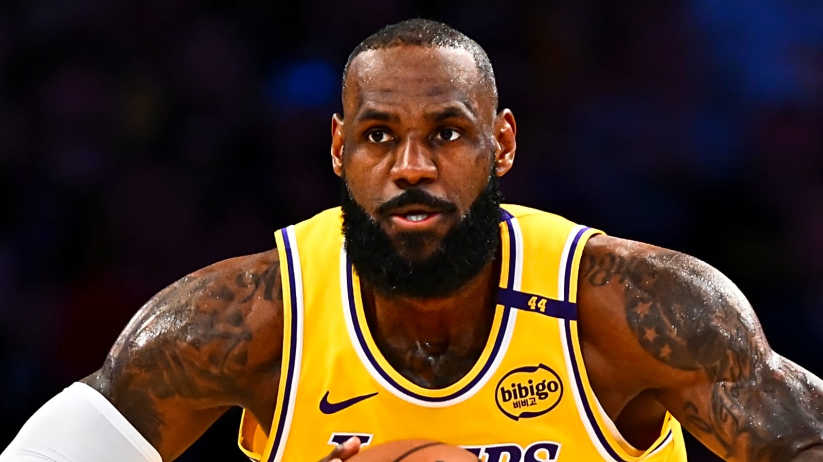 LeBron James gives blunt response to dealing with nagging injuries